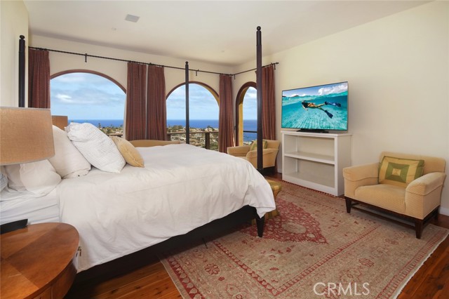 Detail Gallery Image 15 of 26 For 1131 Emerald Bay, Laguna Beach,  CA 92651 - 5 Beds | 5/1 Baths