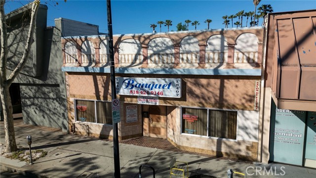 Image 14 of 30 For 18407 Sherman Way