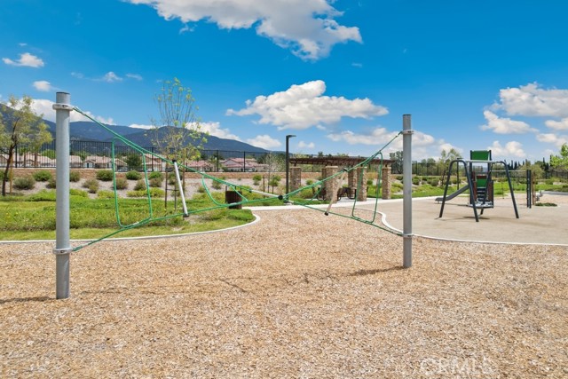 3557 W Seco Drive, San Bernardino CA: https://media.crmls.org/medias/87006163-058a-4732-8713-a931fd06ae5b.jpg
