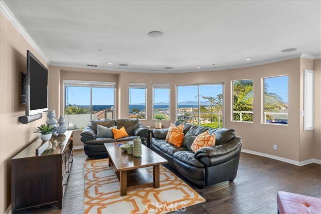 618 ruby, Redondo Beach, California 90277, 4 Bedrooms Bedrooms, ,3 BathroomsBathrooms,Residential,Sold,ruby,SB22013009