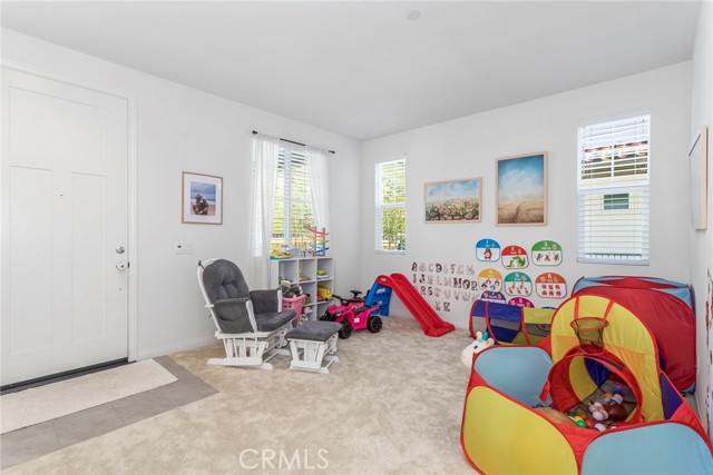 326 Buttercup Street photo 5