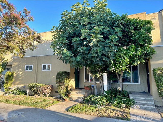 Detail Gallery Image 27 of 40 For 11138 Aqua Vista St #3,  Studio City,  CA 91602 - 2 Beds | 1/1 Baths