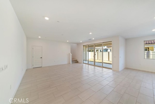 Detail Gallery Image 5 of 25 For 3809 Crossen Dr, Corona,  CA 92883 - 4 Beds | 3 Baths