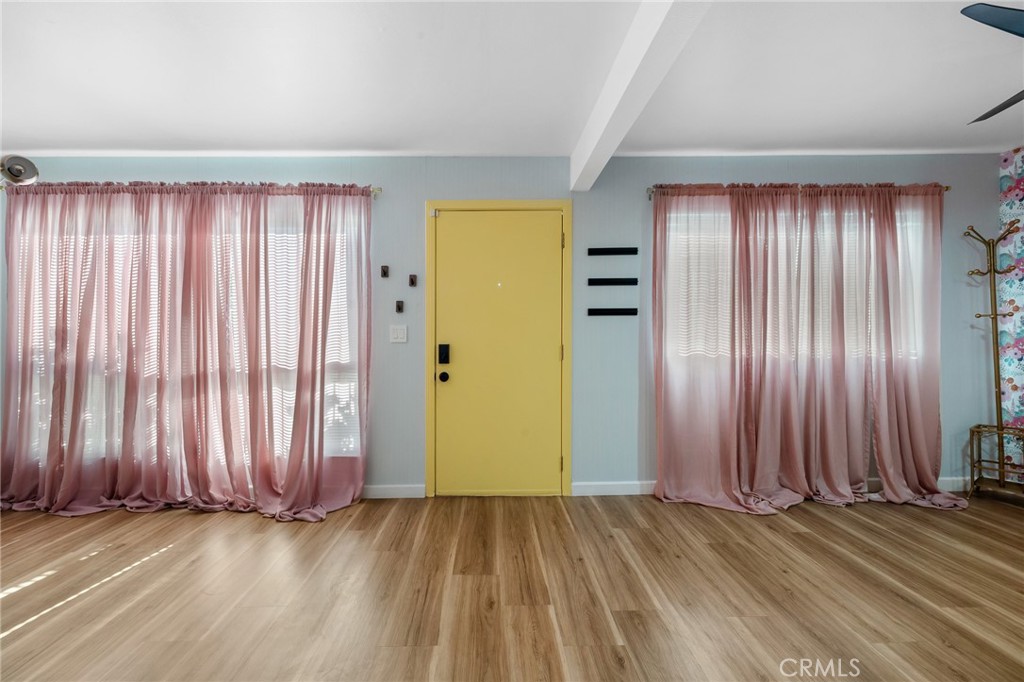 https://media.crmls.org/medias/87022367-ca1b-4634-9fff-6e23957429d8.jpg?preset=X-Large