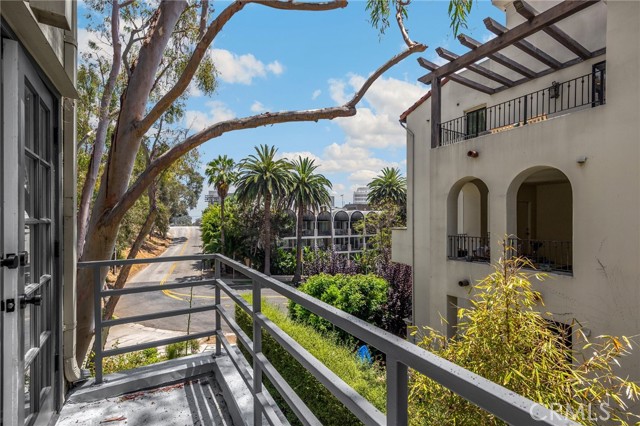11601 Montana Avenue, Los Angeles CA: https://media.crmls.org/medias/8702486b-42d1-47a0-a3d1-6db410d7a29c.jpg