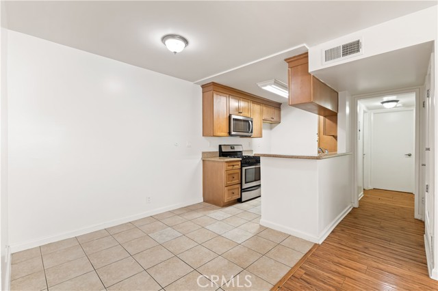 20327 Saticoy Street, Winnetka CA: https://media.crmls.org/medias/870263b1-1eee-4b75-87bb-cf27846e781c.jpg