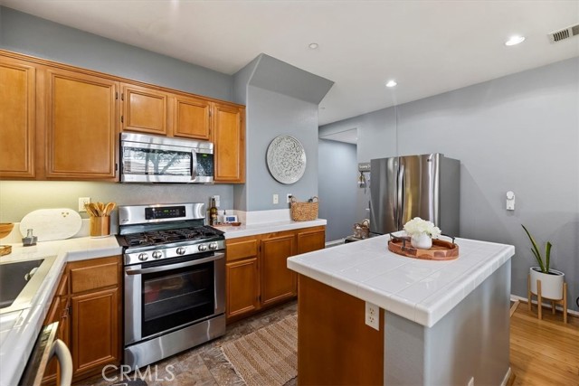 27886 John F Kennedy Drive, Moreno Valley CA: https://media.crmls.org/medias/87031f0c-167b-4ddc-9596-04fc3e421158.jpg
