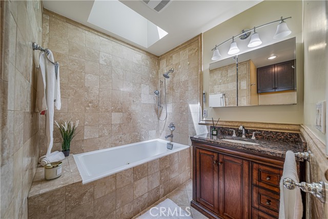 Detail Gallery Image 20 of 39 For 1542 Idlewood Rd, Glendale,  CA 91202 - 3 Beds | 3/1 Baths