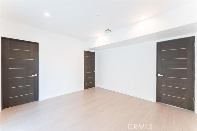 6845 N Haskell Avenue, Lake Balboa CA: https://media.crmls.org/medias/87049cc6-7587-4490-8421-9d88e6b5e922.jpg
