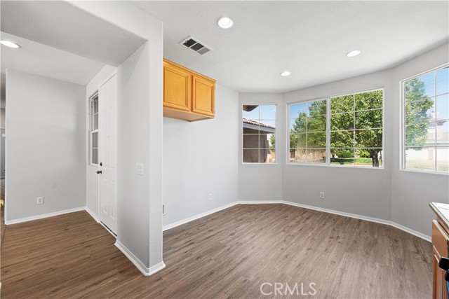 Detail Gallery Image 15 of 32 For 36521 Silverado Dr, Palmdale,  CA 93550 - 3 Beds | 2 Baths