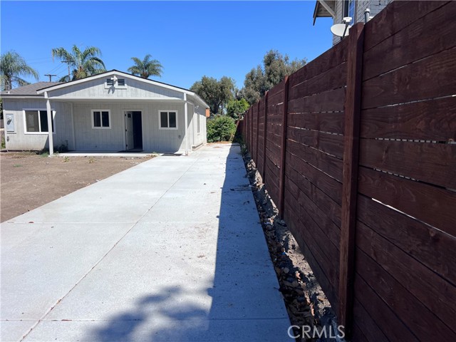 Detail Gallery Image 3 of 24 For 1727 Santa Ana Bld, Santa Ana,  CA 92703 - 2 Beds | 2 Baths