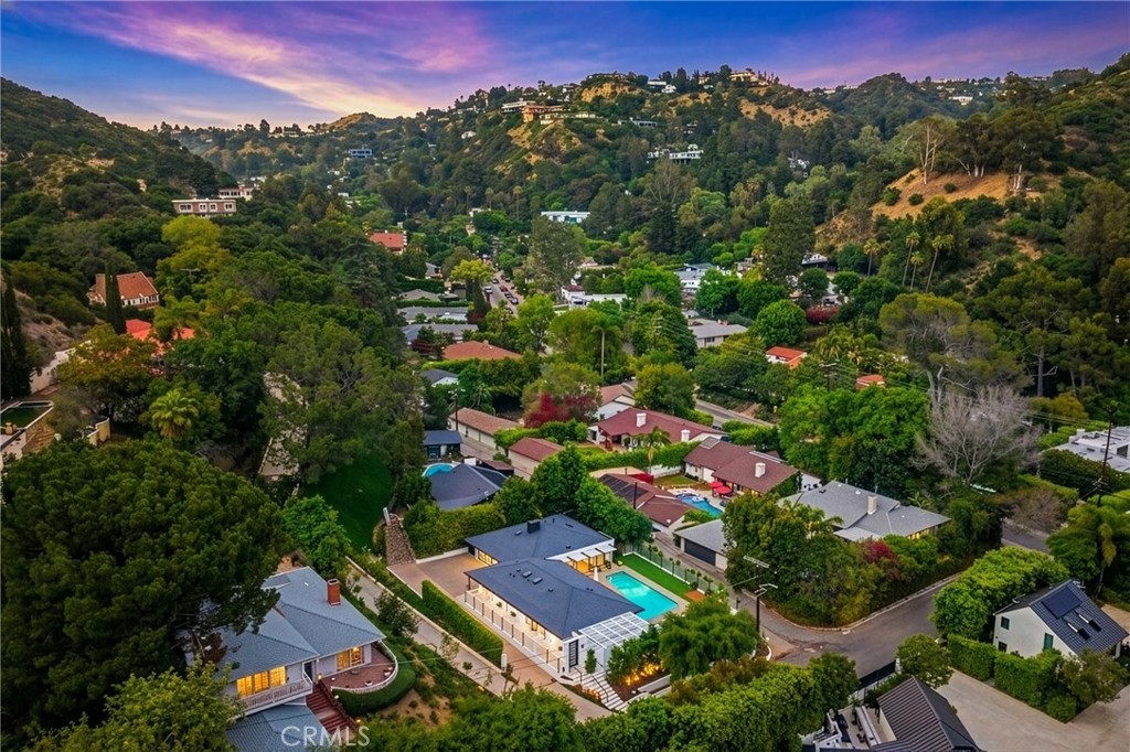 https://media.crmls.org/medias/8705e04a-0fb2-4a28-bd3c-b6a17ce1bdf6.jpg?preset=X-Large