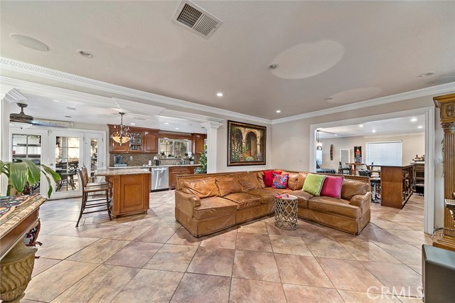 Detail Gallery Image 4 of 22 For 1704 Pass and Covina Rd, West Covina,  CA 91792 - 4 Beds | 2/1 Baths
