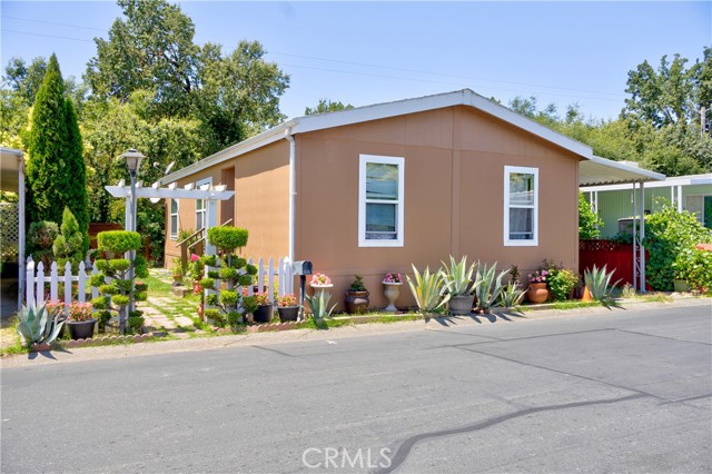 5250 Whispering Creek Drive, Santa Rosa CA: https://media.crmls.org/medias/87068b1f-93c4-43e9-a0c0-b04d7e350c74.jpg