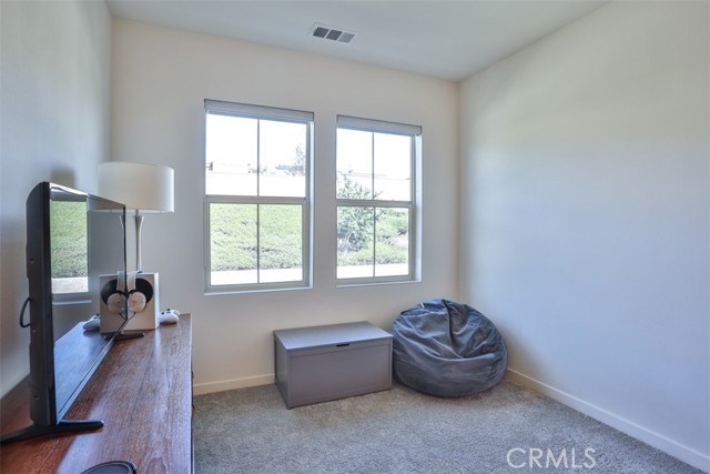 Detail Gallery Image 17 of 54 For 608 White Oaks, Lake Forest,  CA 92610 - 2 Beds | 2/1 Baths