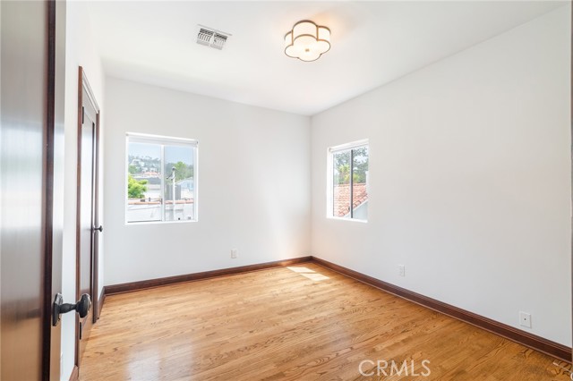 Detail Gallery Image 19 of 39 For 1949 N Catalina Street, –,  CA 90027 - 6 Beds | 5 Baths