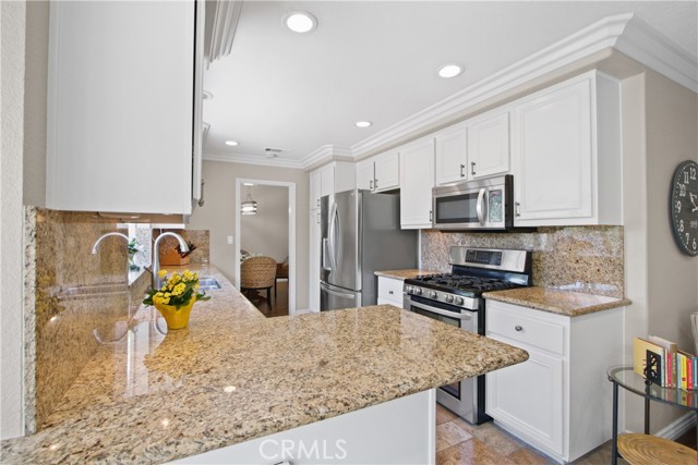 Detail Gallery Image 8 of 26 For 6 Coppercrest, Aliso Viejo,  CA 92656 - 4 Beds | 2/1 Baths
