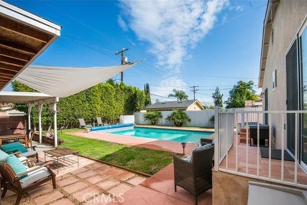 Detail Gallery Image 23 of 33 For 17827 Burbank Bld, Encino,  CA 91316 - 3 Beds | 2 Baths