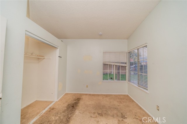 807 Santa Fe Lane, Colton CA: https://media.crmls.org/medias/87079df1-1b84-4f9d-886f-8421d169fbec.jpg