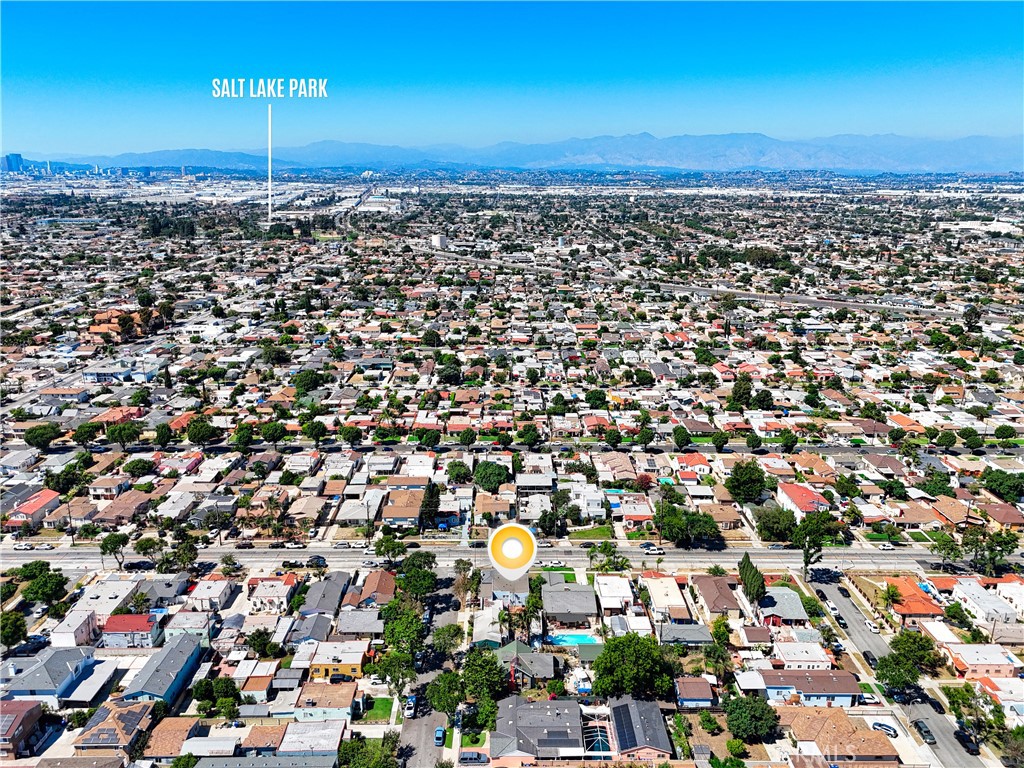 https://media.crmls.org/medias/87082b34-07a5-4b4d-bc23-d66e0414d53d.jpg?preset=X-Large