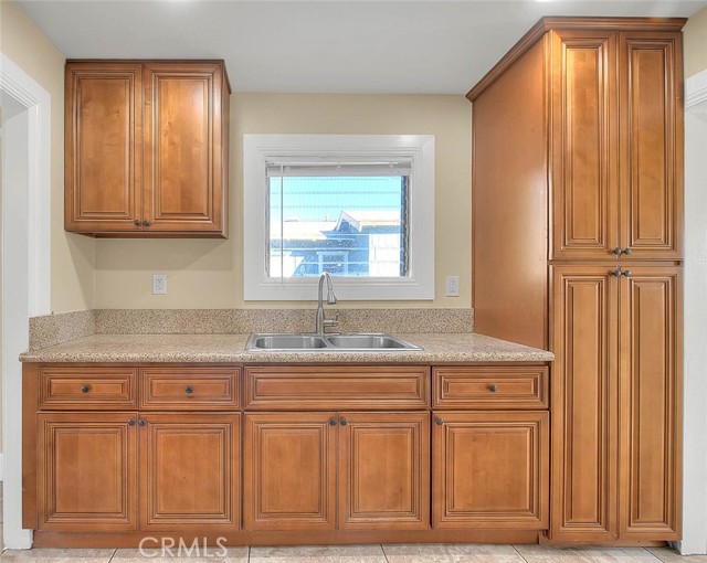 656 E Columbia, Pomona CA: https://media.crmls.org/medias/87085aa0-fa1e-4642-822f-17be9179633a.jpg