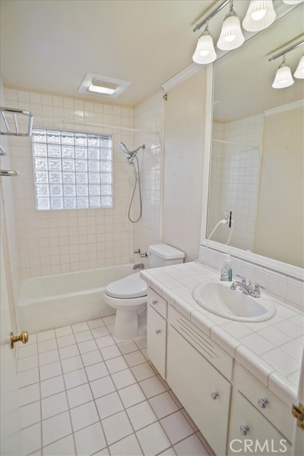 Detail Gallery Image 9 of 21 For 719 W Avenue J10, Lancaster,  CA 93534 - 3 Beds | 2 Baths