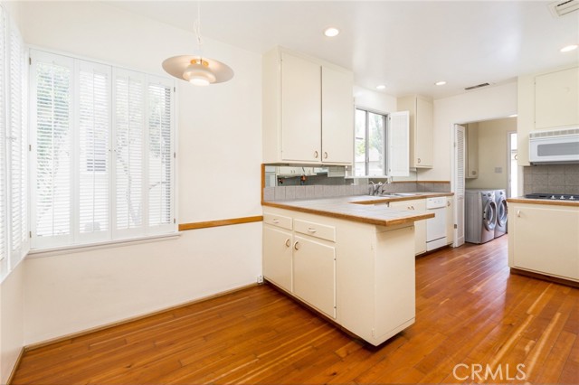 Detail Gallery Image 14 of 33 For 1717 Riverside Dr, Glendale,  CA 91201 - 2 Beds | 1 Baths
