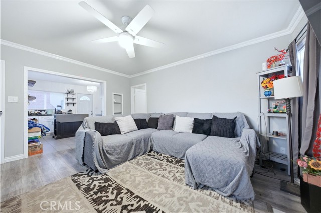 Detail Gallery Image 5 of 35 For 307 S Locust Ave, Compton,  CA 90221 - 4 Beds | 2 Baths