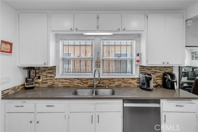 Detail Gallery Image 8 of 18 For 1619 W 71st St, Los Angeles,  CA 90047 - 2 Beds | 1 Baths
