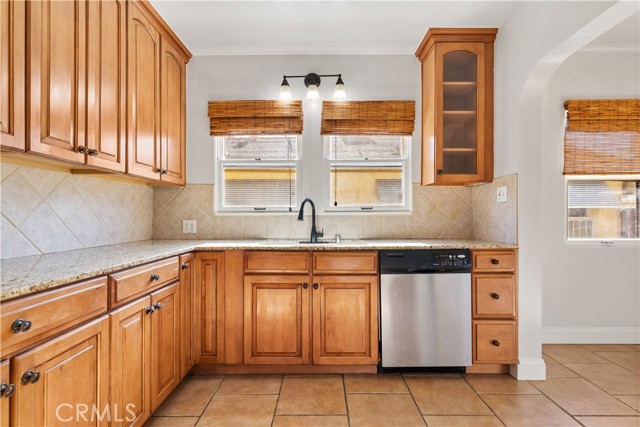 3007 Park Way, Bakersfield CA: https://media.crmls.org/medias/870bb7ae-1f87-42f2-8ca9-fa6734c87ba7.jpg