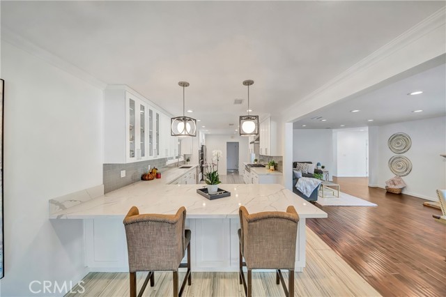 Detail Gallery Image 13 of 48 For 6136 Kentland, Woodland Hills,  CA 91367 - 4 Beds | 3 Baths