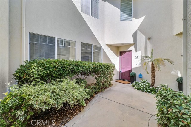 Detail Gallery Image 1 of 24 For 38 Sobrante, Aliso Viejo,  CA 92656 - 2 Beds | 2/1 Baths