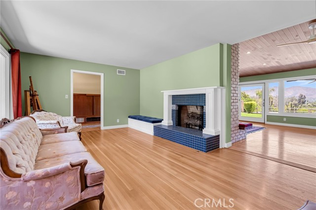 2886 Mcallister Street, Riverside CA: https://media.crmls.org/medias/870c23f2-efc3-48a6-a5a5-cc0781789fe2.jpg