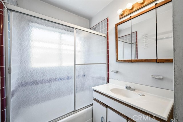 2800 Oak Avenue, Manhattan Beach, California 90266, 3 Bedrooms Bedrooms, ,1 BathroomBathrooms,Residential,Sold,Oak,OC23133532