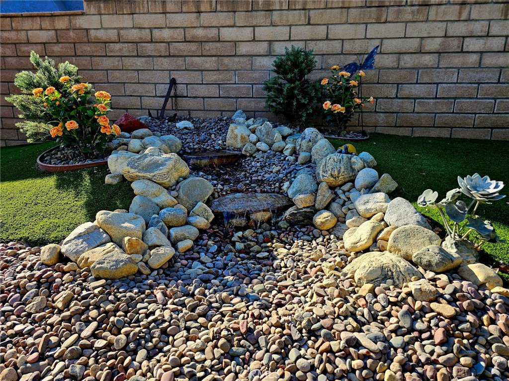 https://media.crmls.org/medias/870cfe0f-36f7-4764-82f2-db622f41de41.jpg?preset=X-Large