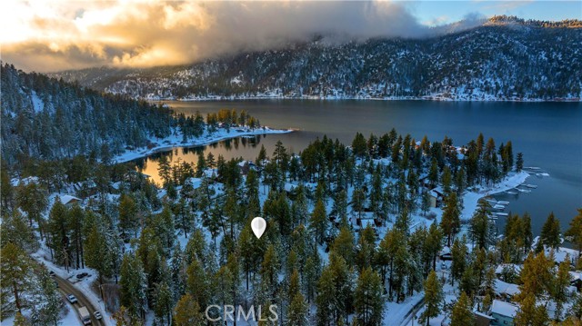 Detail Gallery Image 3 of 30 For 740 Cove Dr, Big Bear Lake,  CA 92315 - 3 Beds | 1/1 Baths