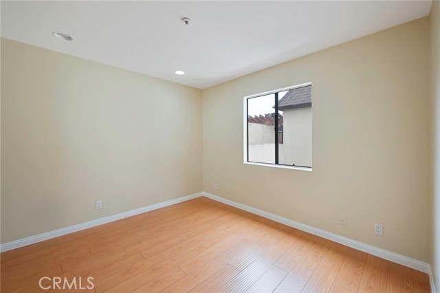 1161 SPAZIER Avenue, Glendale CA: https://media.crmls.org/medias/870e7ef7-8ac3-47a8-91f6-6403d1d30d4b.jpg