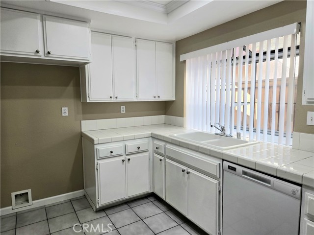 Detail Gallery Image 8 of 21 For 1711 Glenview Dr, Perris,  CA 92571 - 3 Beds | 3 Baths