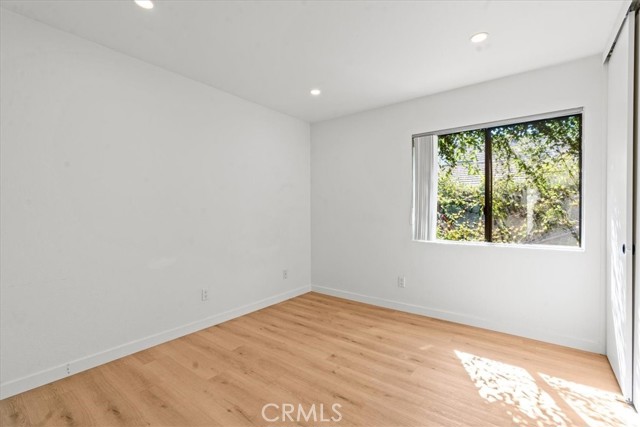 2 Brookstone, Irvine CA: https://media.crmls.org/medias/870ed94e-46bf-4c95-855c-2b23ba144961.jpg