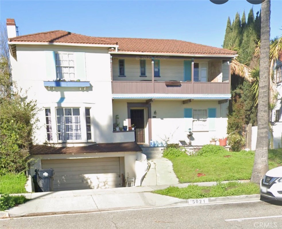 5021 Angeles Vista