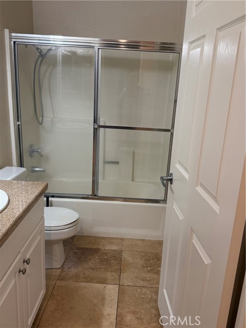 Detail Gallery Image 13 of 17 For 5510 Owensmouth Ave #120,  Woodland Hills,  CA 91367 - 3 Beds | 2 Baths