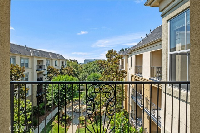 2426 Watermarke Pl, Irvine CA: https://media.crmls.org/medias/8711aabf-e8a4-4e1f-86c3-82df0ac96b1b.jpg