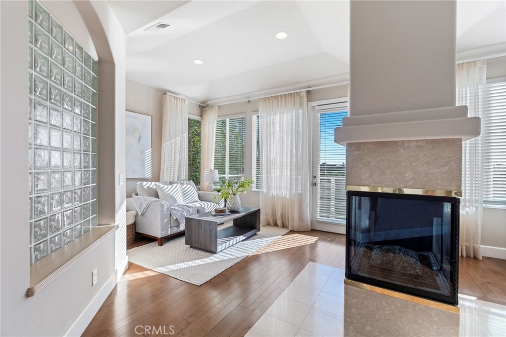 MLS #OC25238106 image #27