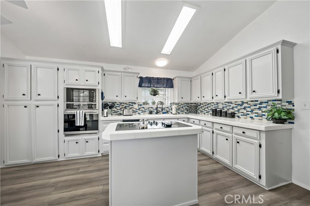 Detail Gallery Image 11 of 45 For 1444 Saint Croix Dr, Hemet,  CA 92543 - 3 Beds | 2 Baths