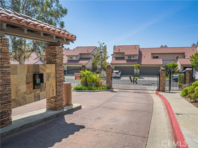 Detail Gallery Image 29 of 42 For 19210 Lahey St #2,  Porter Ranch,  CA 91326 - 3 Beds | 2/1 Baths