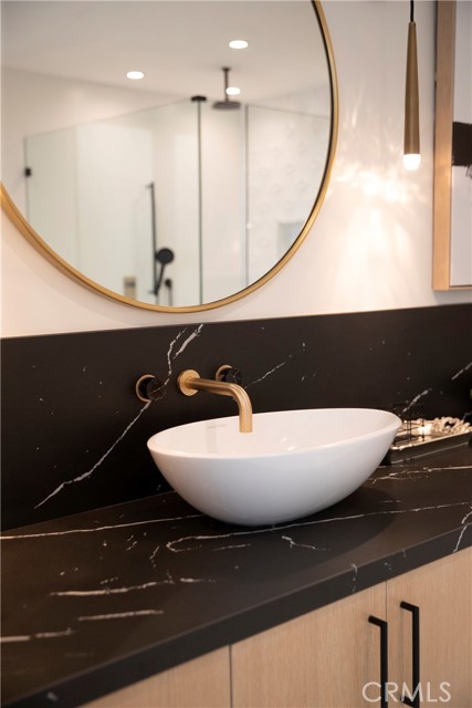 Detail Gallery Image 33 of 61 For 221 Heliotrope Ave, Corona Del Mar,  CA 92625 - 4 Beds | 5/1 Baths