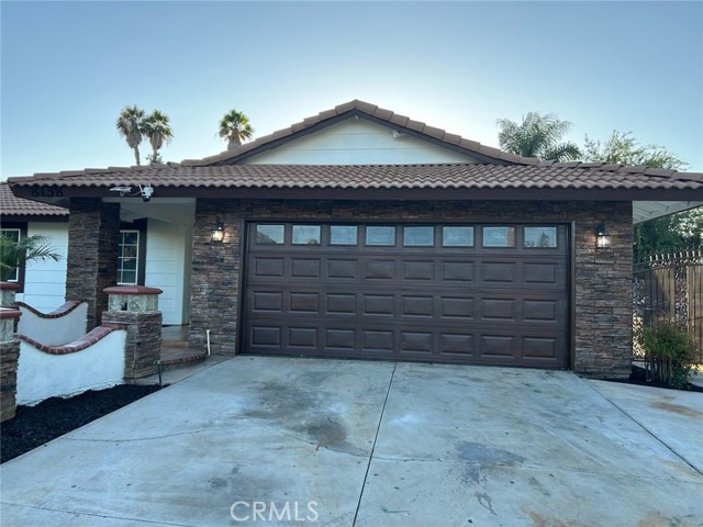 8138 Camelot Road, Riverside CA: https://media.crmls.org/medias/8712ee47-942b-4f16-a26e-5f13ad9cffce.jpg