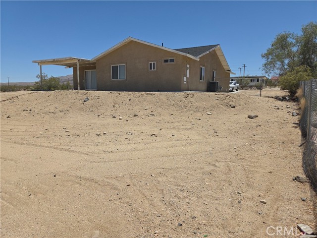 Detail Gallery Image 4 of 15 For 74994 Serrano Dr, Twentynine Palms,  CA 92277 - 3 Beds | 2 Baths