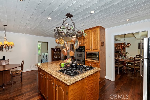 Detail Gallery Image 24 of 48 For 1208 Jungfrau Drive, Crestline,  CA 92325 - 3 Beds | 3/1 Baths