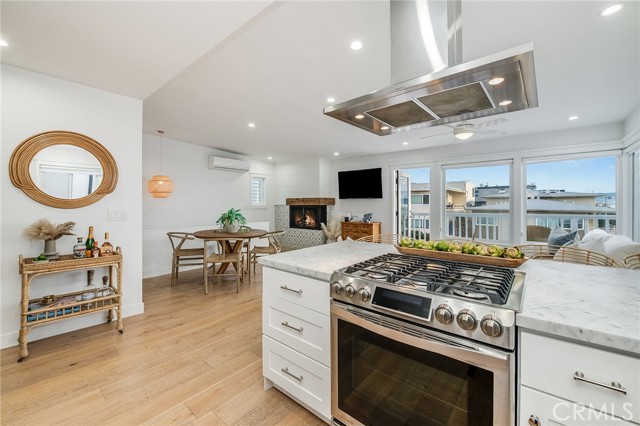 209 15th Street, Manhattan Beach, California 90266, 3 Bedrooms Bedrooms, ,2 BathroomsBathrooms,Residential,Sold,15th,SB23017345